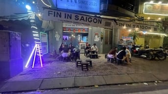 Share mặt bằng vỉa hè Trường Sa