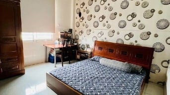 Bán nhà đường Bình Trị Đông, HXH, xe tải bốc hàng. Dt: 4.2x13m, 3 tầng
