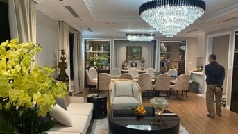 Cần bán nhanh căn góc 3 ngủ chung cư liễu giai tower giá tốt