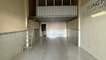 Cho thuê nhà nguyên căn Quận 7 DTSD180m gần siêu thị Lotte giá 13.5tr.