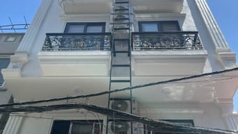 Bán Tòa Nhà Dịch Vụ Minh Khai 7 tầng, 102m2,Mt 6.5m, ô tô vào nhà.