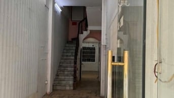 Cho thuê nhà mặt đường 135 Nguyễn Lương Bằng, 50 m2x 3 tầng= 150 m2