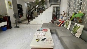 Bán Gấp! Nhà Đẹp Mặt Tiền Vũ Hữu – Gần Vinmec – Giá chỉ 8.x tỷ 