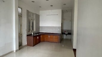Bán nhà MT nội bộ Lê Văn Thịnh, DT 7,4x19,5m vuông vức, Giá 8 tỷ