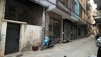 Bán đất tặng nhà Cấp 4, ngõ ô tô, gần 3 trường DH, Học viện tài chính