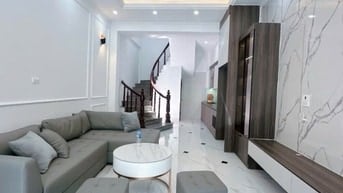 Chính chủ cần bán nhà 5 tầng 50m full nội thất vip ngõ 264 ngọc thuỵ