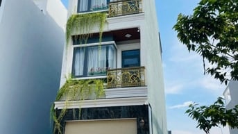 Nhà phố mới xây với thiết kế hiện đại ngay trung tâm Tp Dĩ An.