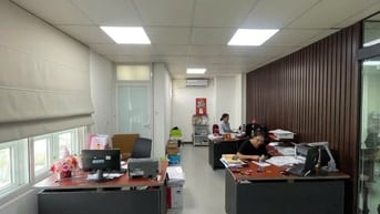 Bán tòa Văn Phòng ngõ 565 đường bát khối diện tích 132m2 x 7 tầng, mặt