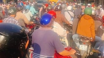 BÁN NHÀ SỔ HỒNG, FULL THỔ CƯ 100 %, MẶT TIỀN LÊ THỊ HÀ HÓC MÔN TPHCM