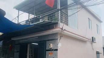 bán nhà 1 trệt 1 lầu 5-10m 2 mặt .tiền hẻm xe hơi Bình Chánh
