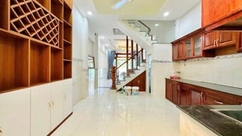Bán Nhà 2 Lầu Bình Tân –Thổ Cư 100%,Hoàn Công Đầy Đủ,Đường 8m Ô Tô 