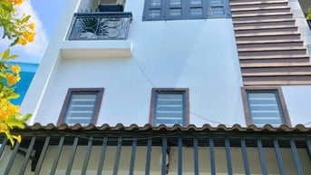 Bàn nhà phường 16, Gò Vấp, sát bên trường học