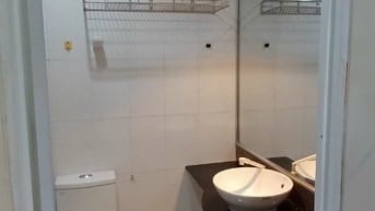 Cho thuê nhà nguyên căn gần E-town tân bình.