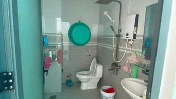 Bán nhà khu vực yên tĩnh, dân cư đông 