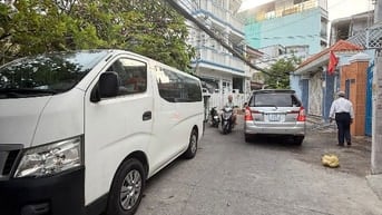 HẺM XE HƠI 7 CHỖ DT 62M2 (4,4X14) ÂU DƯƠG LÂN QUẬN 8 CÁCH Q1,Q5 2 PHÚT
