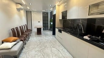 BÁN NHÀ NGỌC LÂM 8 TẦNG – NGÕ RỘNG 10M, THANG MÁY, NỘI THẤT CAO CẤP – 