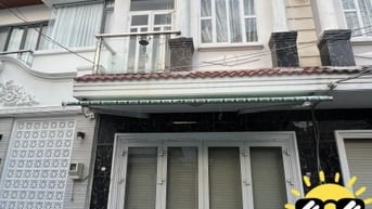 🌟 NHÀ BÈ GẦN CHỢ PHÚ XUÂN - SÁT VÁCH QUẬN 7 🚗 HẺM XE HƠI TRÁNH NHAU,