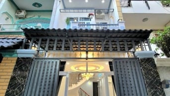 Cần bán gấp nhà 60m2 giá 3tỷ550 triệu đường Nguyễn Xí quận Bình Thạnh