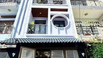 💥 GẤP 💥 Bán nhà Nguyễn Trãi, Q.5 giá 3Tỷ450 - DT: 65M2 hẻm 6M oto