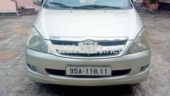 Toyota Innova 2006 G - 100000 km
