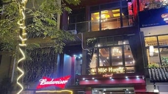 Cho thuê nhà 4 tầng mặt phố Nguyễn Trãi, DT 150m2, MT 5m, có thuê lẻ