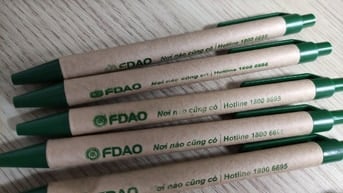 Bút bi giáy, bút bi nhựa, bút kim loại,... in logo theo yêu cầu