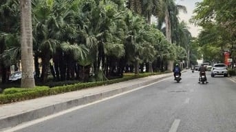 Tôi cần bán nhà mặt phố nguyễn cơ thách ..dt. 45 m2 * 4 tầng . 3 măt t