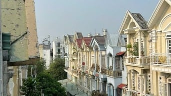BÁN CĂN ĐẸP - KHU NHÀ Ở TOÀN NHÀ LẦU - DÂN TRÍ CAO