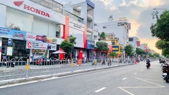 Bán nhà 18.5 tỷ, 9m x 16m, cấp 4, mặt tiền Nguyễn Sơn, P. Phú Thọ Hoà