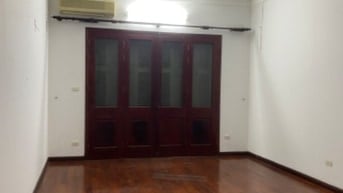 Nhà hợp mọi việc , chính chủ . Thương lượng theo thời cuộc , 