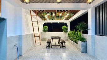 Bán nhà 5,5 tầng thang máy nội thất cao cấp p11 Quang Trung