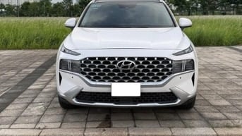Bán Hyundai Santafe 2.2D dầu cao cấp, sản xuất 2022, chạy hơn 1 vạn km
