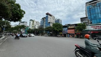 Nay gia đình cần bán nhà Mặt phố Nguyên Khiết giá 70 tỷ, 500m2, MT 11m