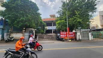 Cho thuê nguyên căn toà nhà 135 Nguyễn Văn Đậu