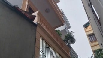 Cho thuê nhà ngõ 595 Lĩnh Nam, 50m2x 5 tầng, 4 ngủ đủ tiện nghi