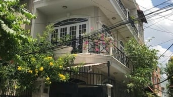 Cho thuê phòng lầu 2, 25m2 giá 3,2tr, Nguyên Hồng, Bình Thạnh