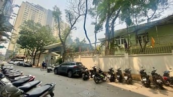 BÁN NHÀ MẶT NGÕ NGUYỄN CHÁNH,OTO TRÁNH, LÔ GÓC 2 MẶT THOÁNG. 033578898