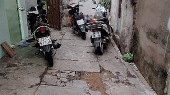 Bán nhà hẻm 458 huỳnh Tấn Phát, Bình Thuận, quận 7, dt 3x8m,gia:1,8ty