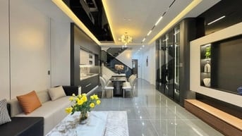SIÊU PHẨM PHÚ NHUẬN! Nhà 81m2 ngay Hoa Lan giá 4tỷ550. SHR. HXH 6m