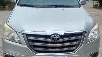 Chính chủ bán xe Innova 2.0E Số sàn