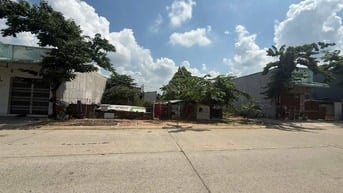 Lô đất ngay đường ĐH604, diện tích 300m^2, full thổ cư, sổ hồng