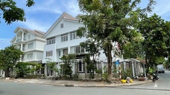 Cho thuê Biệt Thự căn góc 2 mặt tiền KDC ngay Quận 7 giá 54 triệu