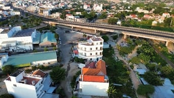 CÓ DÒNG TIỀN CHO THUÊ > 5 TỶ/ NĂM, NHÀ GÓC NGÃ TƯ - 2MT LỚN