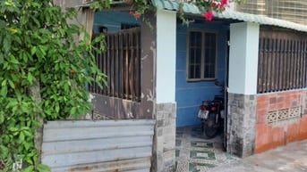 Chú Hùng cần cho thuê căn nhà 1 tháng 2tr5 ở đường giòng lớn, long an 