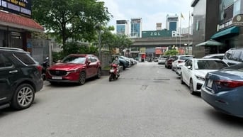 Bán Biệt Thự đầu ngõ 164 Khuất Duy Tiến, 150m2, 5 tầng mặt tiền 7,2m