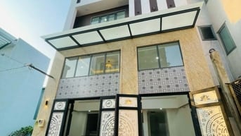 Ngay Tỉnh Lộ 10, Nhà 5 Tầng, 57m2, Ngang 7,2m, HXH 6m, SHR,Chỉ 4,9Tỷ