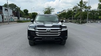 Bán Toyota Land Cruiser LC300 sản xuất 2023.