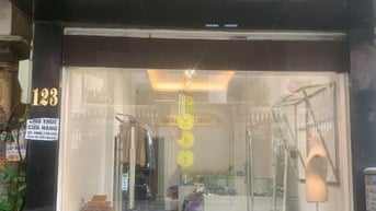 Cho thuê cửa hàng tại phố Mai Hắc Đế, diện tích 46 m2, + 1 nhà vệ sinh