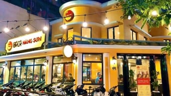 Cho thuê gấp MBKD lô góc mặt hồ Văn Quán chỉ 80tr/tháng 