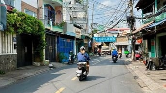 Cho thuê nhà 4 tầng mặt tiền đường Trịnh Đình Trọng 